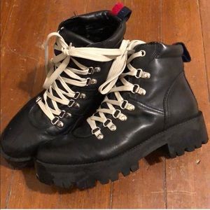 Steve Madden Shoes - Steve Madden Hiker Combat Boot Steve Madden Shoes - Steve Madden Hiker Combat Boot